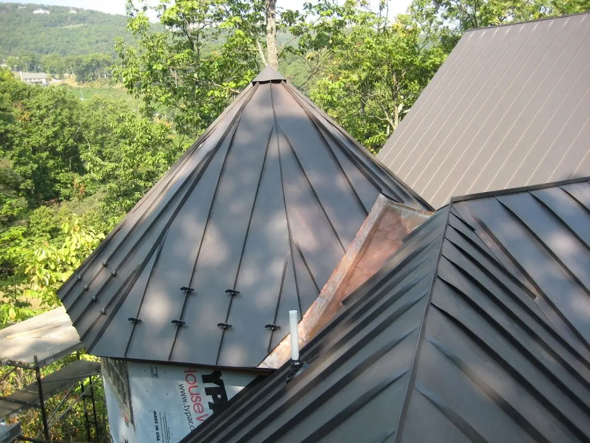 Professional Roof Tarp Installation by Craftsman Roofing in East Mountian